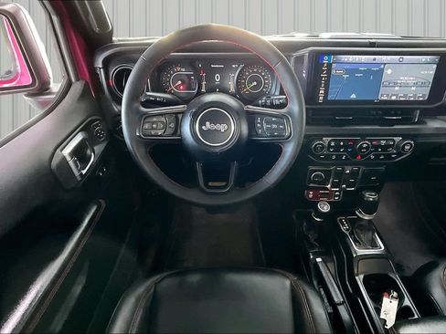 Used 2024 Jeep Wrangler Unlimited Rubicon AWD/4WD image 8