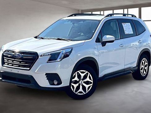 Used 2023 Subaru Forester Premium AWD/4WD image 2