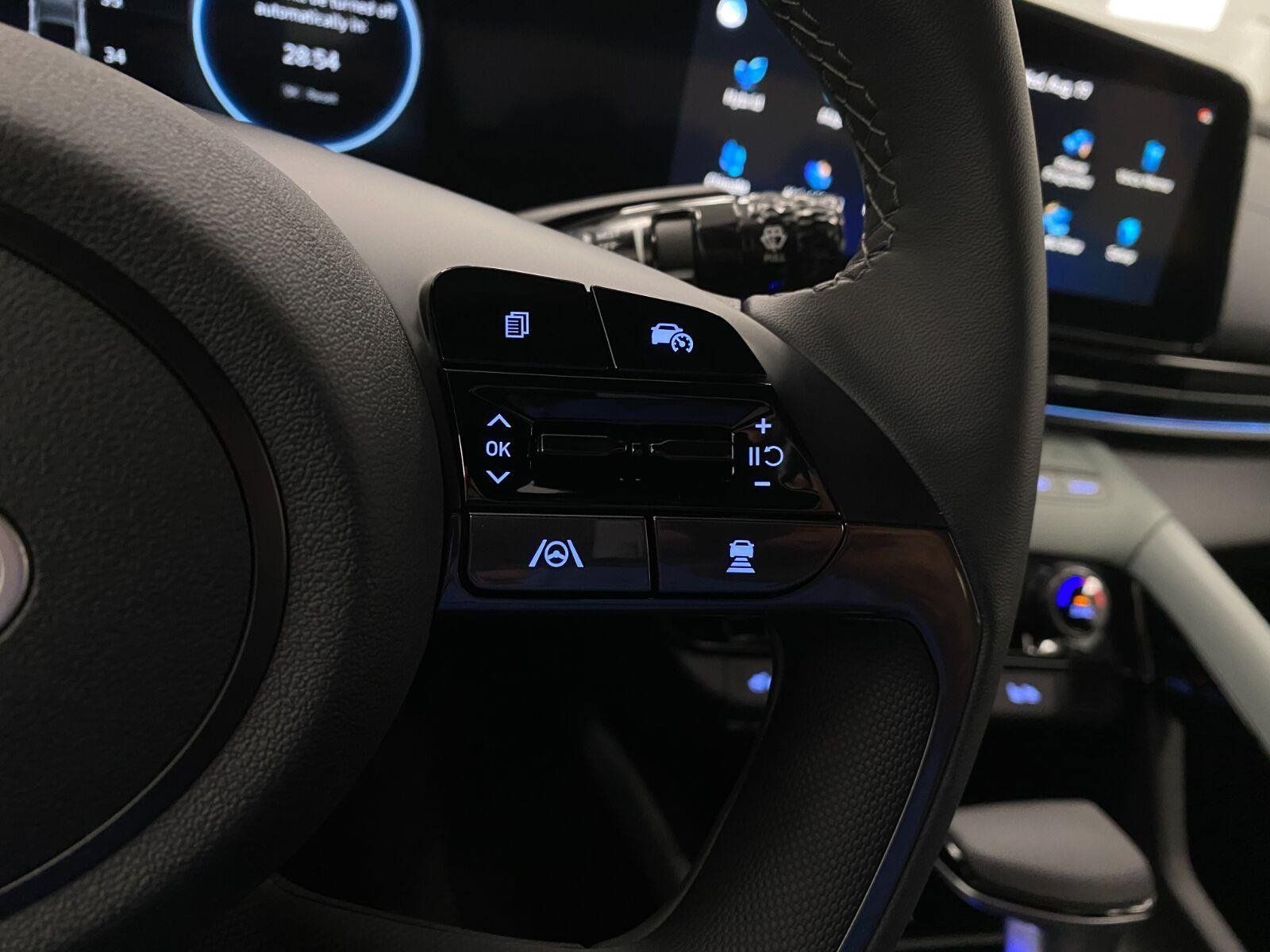 New 2026 Hyundai Elantra Limited FWD image 16