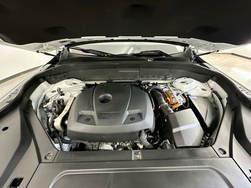 Used 2024 Volvo XC90 T8 Plus w/ Protection Package Premier image 37