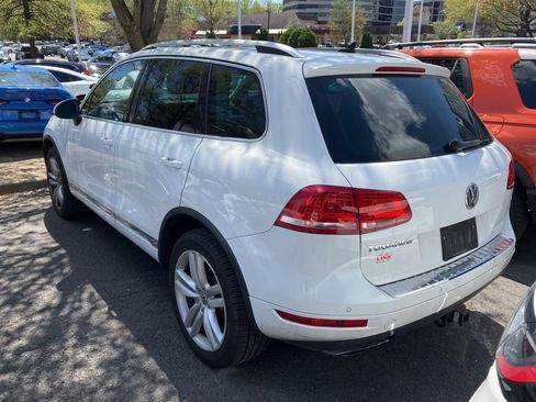 Used 2014 Volkswagen Touareg Executive image 4