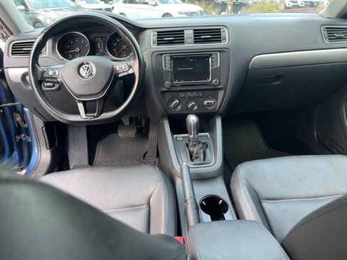 Used 2018 Volkswagen Jetta SE FWD image 16