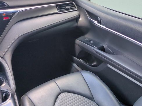 Used 2020 Toyota Camry SE image 15