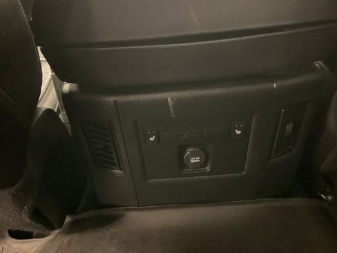 Used 2016 RAM 1500 Laramie w/ Convenience Group image 33