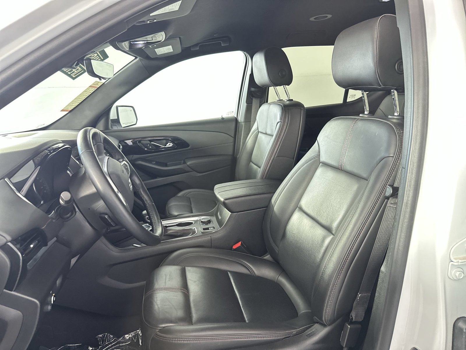 Used 2023 Chevrolet Traverse RS FWD image 11