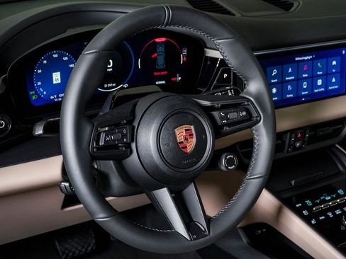 New 2026 Porsche Macan 4 Electric AWD/4WD image 18