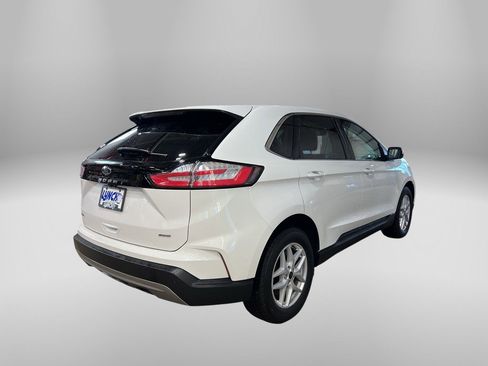Used 2024 Ford Edge SEL w/ Convenience Package image 4