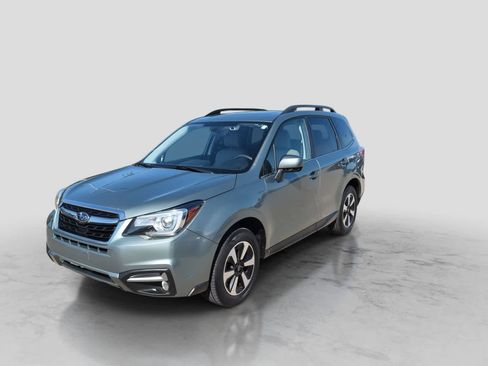 Used 2017 Subaru Forester 2.5i Limited AWD/4WD image 4