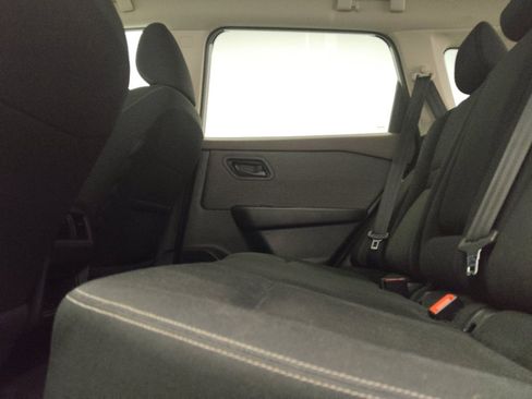 Used 2023 Nissan Rogue S FWD image 18