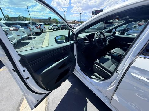 Used 2025 Honda Odyssey Sport-L image 9