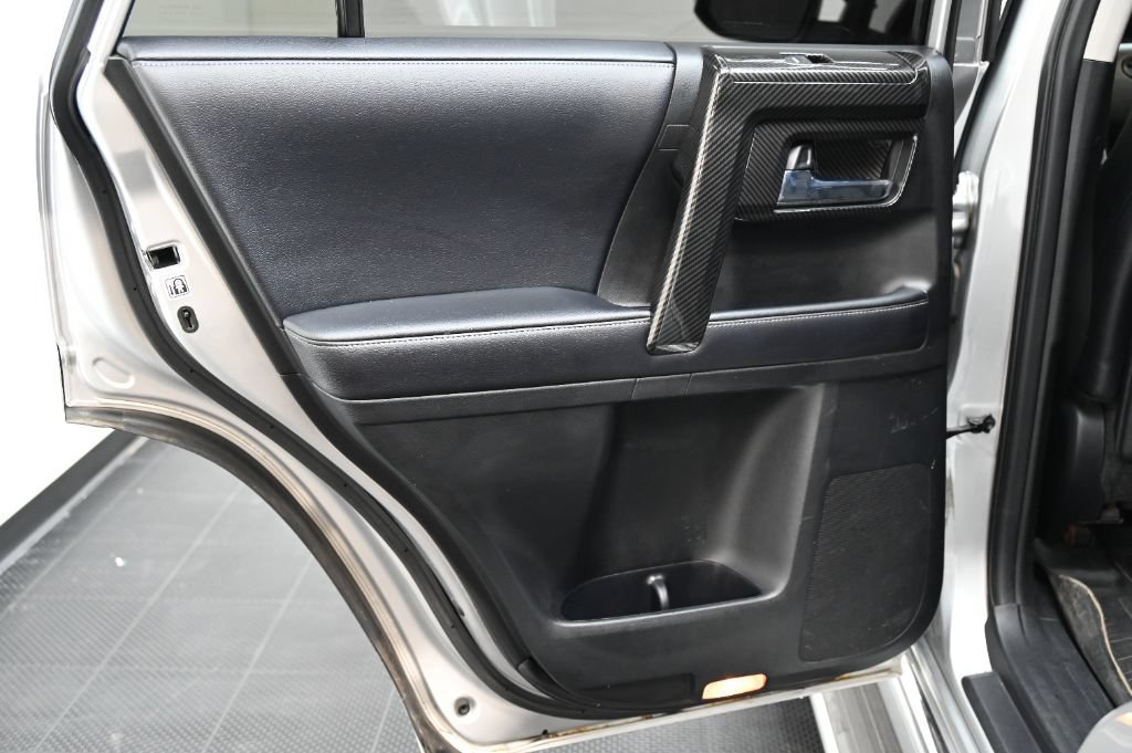 Used 2018 Toyota 4Runner Limited AWD/4WD image 36