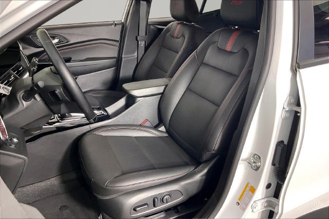 Used 2026 Chevrolet Trax RS w/ Sunroof Package FWD image 18