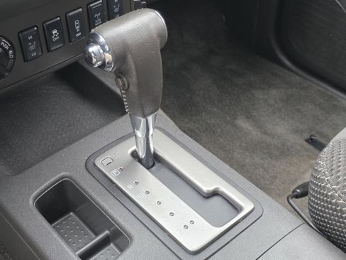 Used 2018 Nissan Frontier PRO-4X image 15