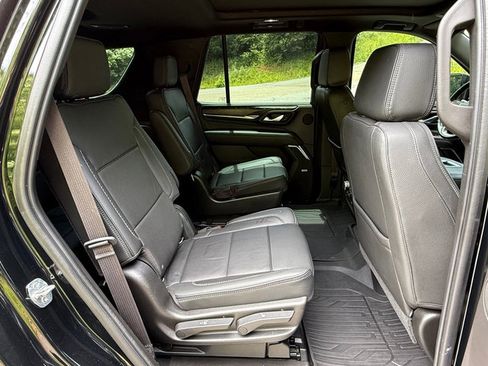 Used 2021 GMC Yukon Denali w/ Denali Premium Package AWD/4WD image 28