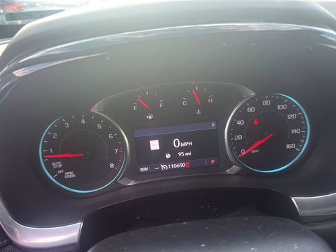 Used 2020 Chevrolet Traverse Premier FWD image 3