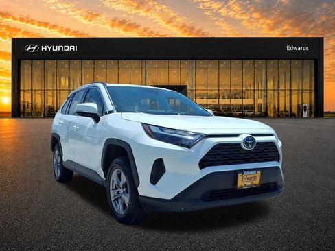 Used 2024 Toyota RAV4 XLE AWD/4WD image 5