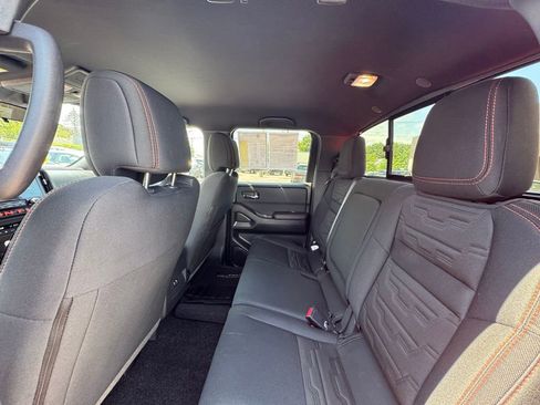 Used 2025 Nissan Frontier PRO-4X image 17