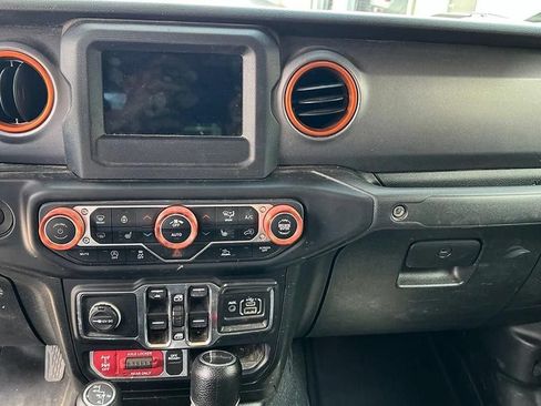 Used 2020 Jeep Gladiator Mojave w/ Cold Weather Group AWD/4WD image 12