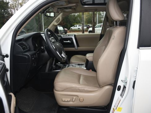 Used 2017 Toyota 4Runner Limited image 8