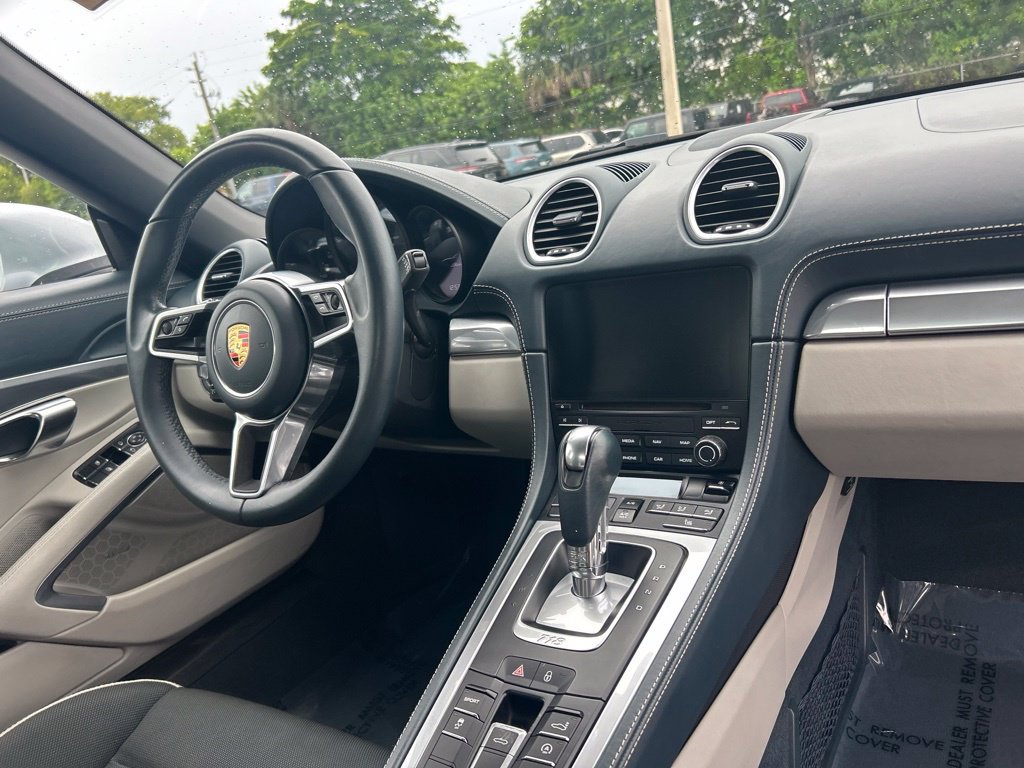 Used 2018 Porsche 718 Boxster RWD image 23