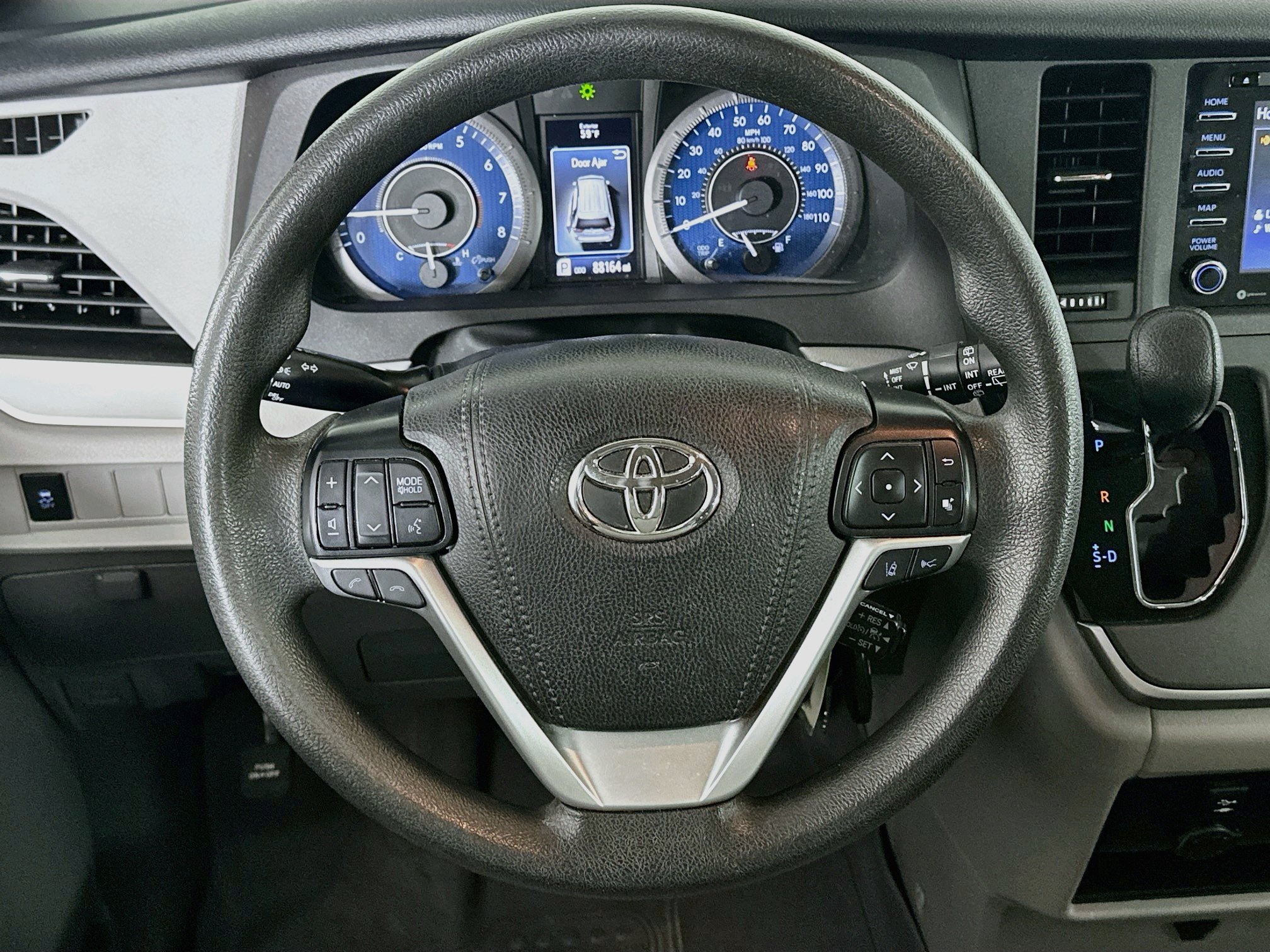 Used 2020 Toyota Sienna LE FWD image 18