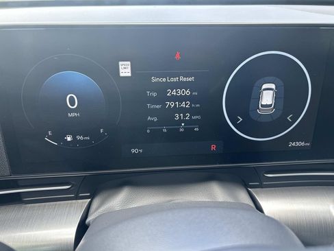 Certified 2025 Hyundai Kona Limited FWD image 40