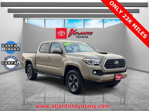Used 2019 Toyota Tacoma TRD Sport image 1