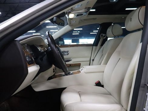 Used 2016 Rolls-Royce Ghost image 10