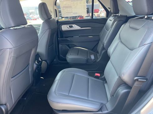New 2026 Ford Explorer Active w/ Active Comfort Package image 13