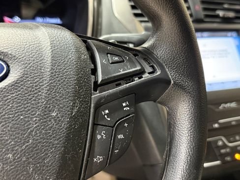 Used 2019 Ford Fusion SE image 22