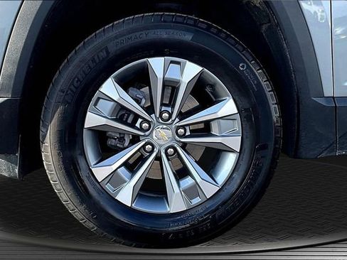 Used 2025 Chevrolet Equinox LT AWD/4WD image 32