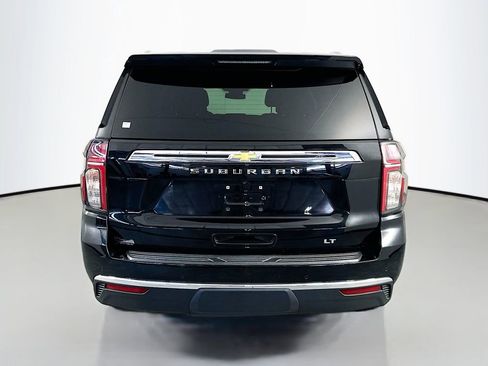 Used 2023 Chevrolet Suburban LT w/ Luxury Package RWD image 6