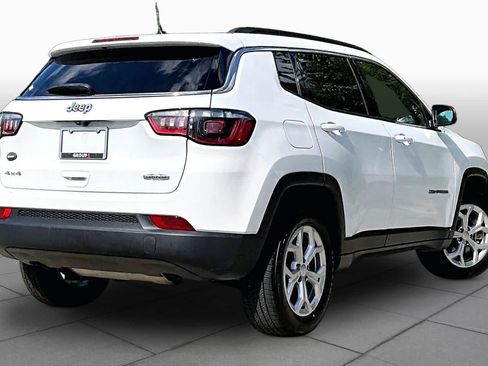Used 2024 Jeep Compass Latitude AWD/4WD image 13