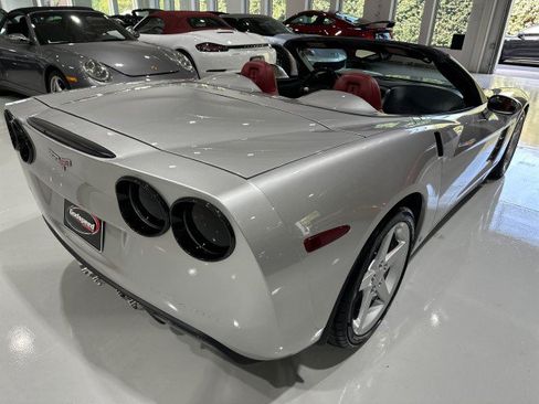 Used 2006 Chevrolet Corvette Convertible w/ Preferred Equipment Group RWD image 32