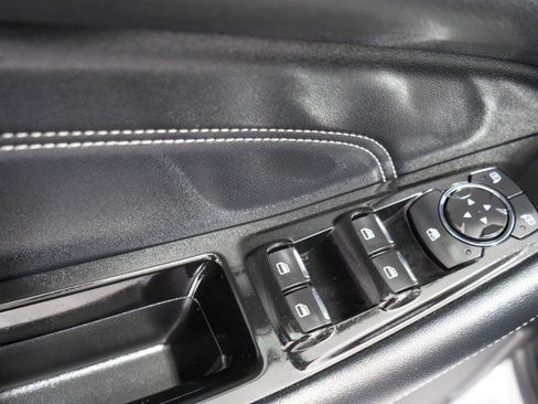 Used 2019 Ford Edge Titanium FWD image 38