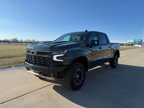 New 2026 Chevrolet Silverado 1500 ZR2 image 10