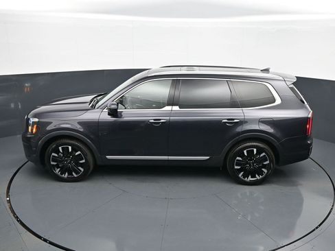 Used 2025 Kia Telluride SX w/ SX Captain's Chair Package FWD image 19