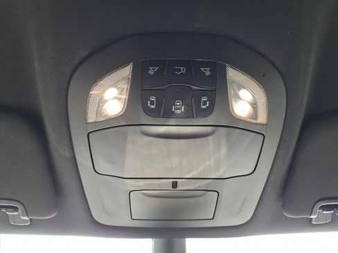 Used 2025 Chrysler Pacifica Select FWD image 26