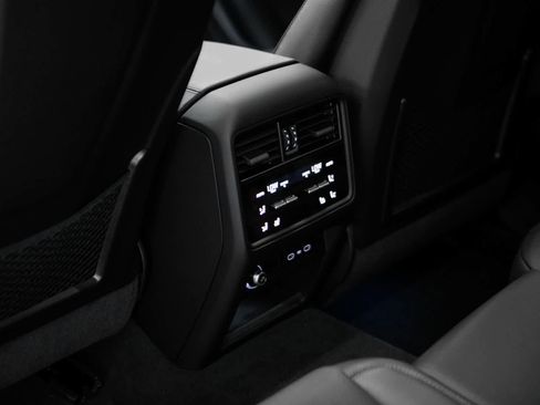 New 2026 Porsche Cayenne GTS AWD/4WD image 32