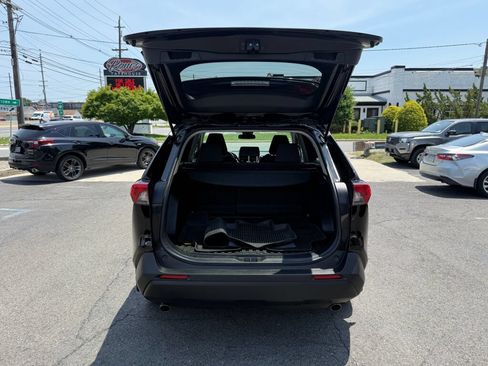 Used 2023 Toyota RAV4 LE AWD/4WD image 29