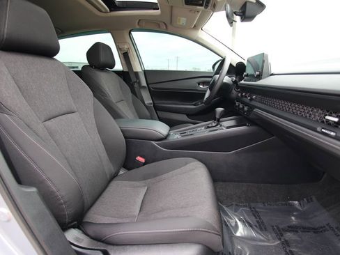 Used 2024 Honda Accord EX image 8