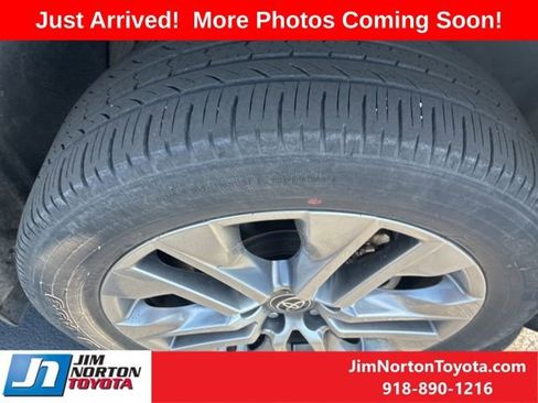 Used 2023 Toyota RAV4 XLE Premium image 12