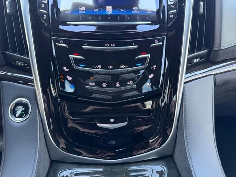 Used 2020 Cadillac Escalade Platinum AWD/4WD image 15