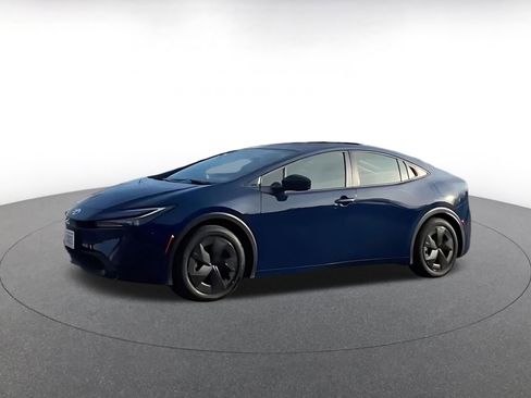 Used 2025 Toyota Prius LE image 4