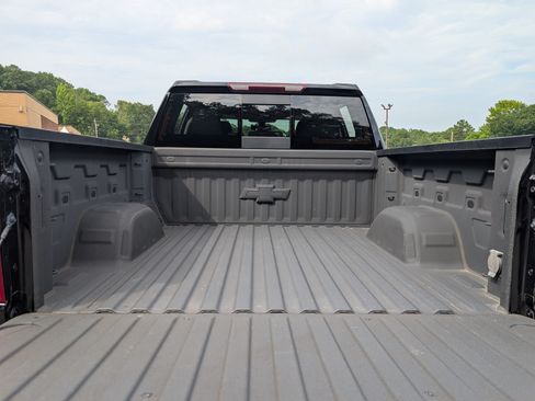 Used 2021 Chevrolet Silverado 1500 LT Trail Boss w/ Convenience Package II AWD/4WD image 18