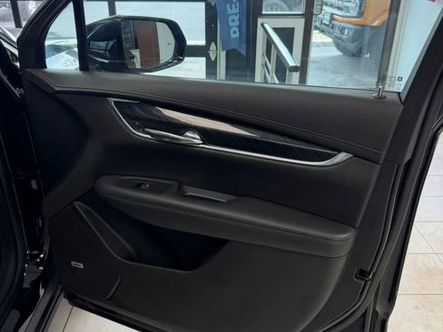 Used 2020 Cadillac XT6 Premium Luxury AWD/4WD image 27