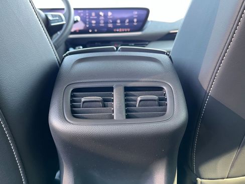 Used 2024 Buick Envision Sport Touring image 27