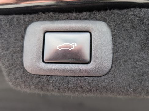 Used 2018 Lexus LS 500 AWD w/ Accessory Package (Z2) image 14
