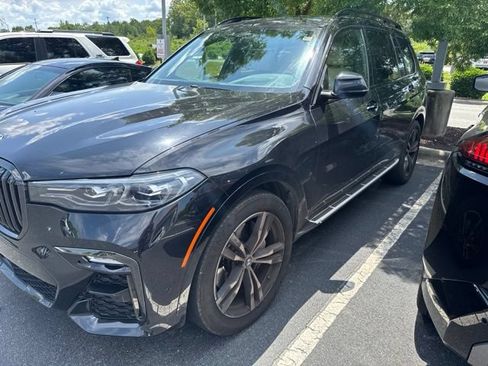 Used 2021 BMW X7 xDrive40i w/ M Sport Package AWD/4WD image 2