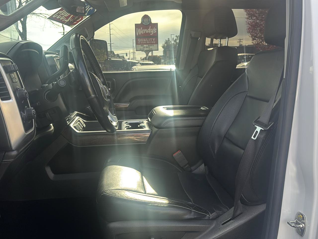 Used 2019 GMC Sierra 2500 SLT w/ Duramax Plus Package AWD/4WD image 9